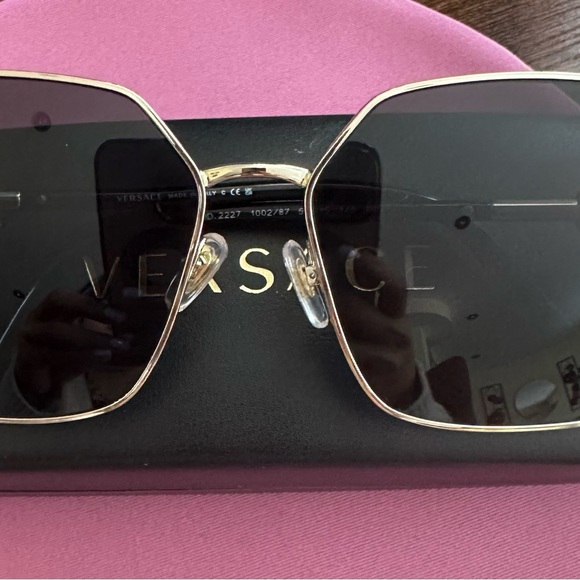 Versace Sunglasses - Picture 4 of 5